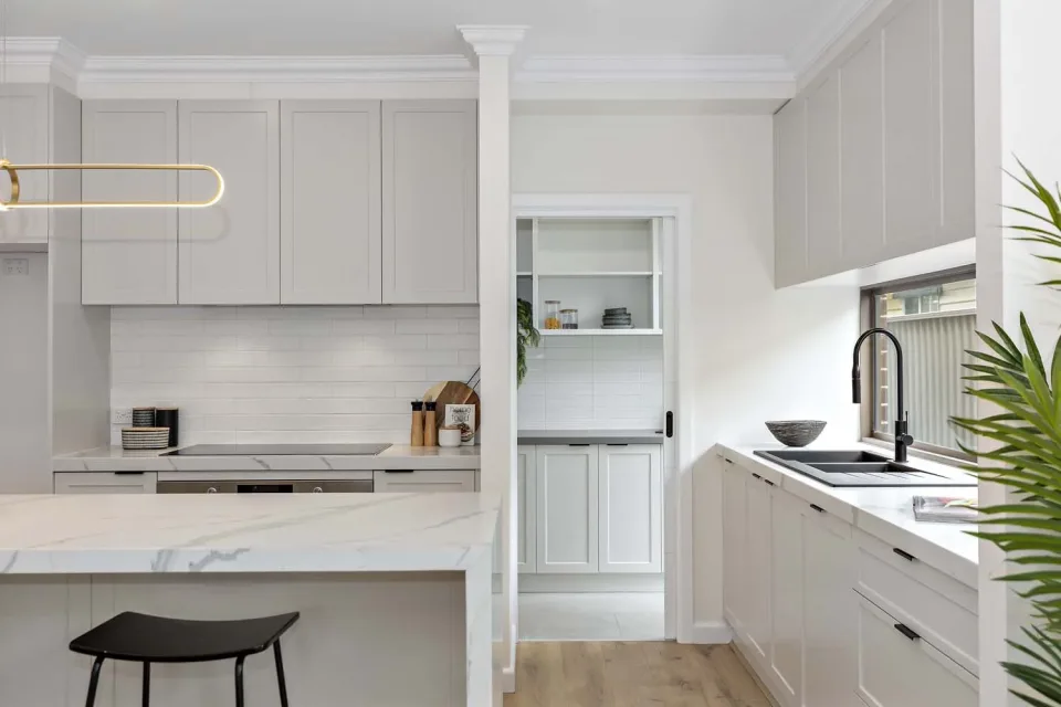 8-Kitchen